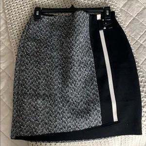Tweed like skirt